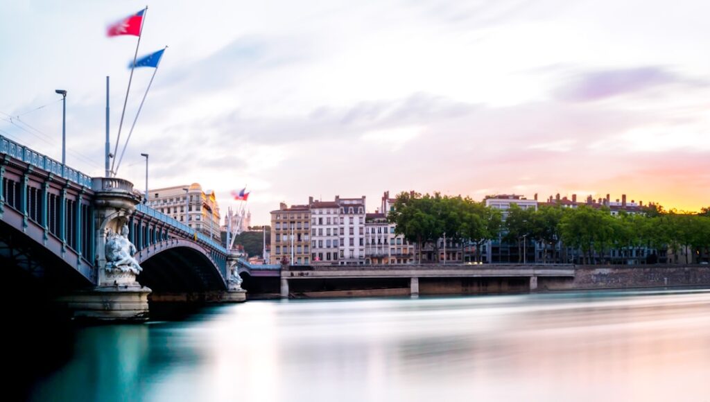découvrez le patrimoine culturel et naturel du rhône : histoire, traditions, monuments et paysages incontournables à explorer.