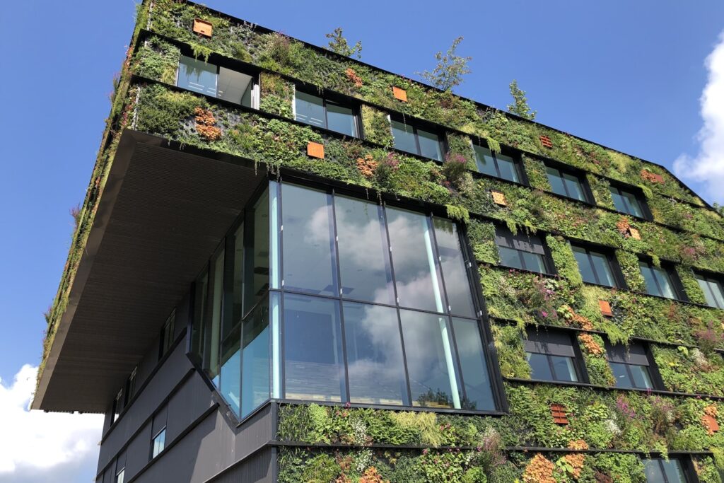 College campus building Aeres Hogeschool Almere. Plants on the inside and outside! Great design by https://www.bdgarchitecten.nl/projecten/aeres-hogeschool-almere/ and https://www.ginkelgroep.nl/project/aeres-hogeschool-almere/ - and a great place to work and learn.
