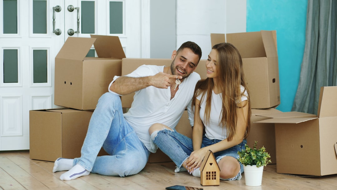 conseils et étapes essentielles pour acheter une maison directement auprès d'un constructeur privé, de la sélection à la remise des clés.