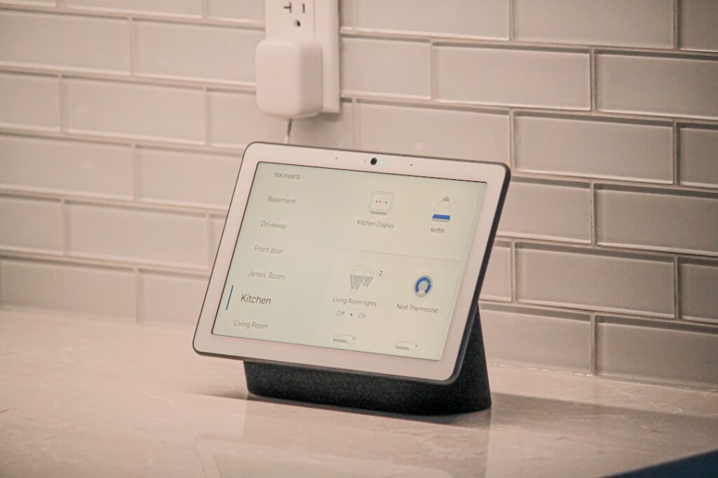 découvrez les solutions de domotique innovantes pour rendre votre maison intelligente, confortable et sécurisée grâce à l'automatisation.